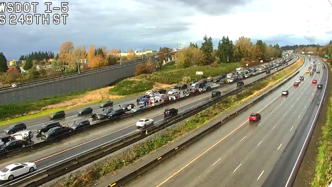 Crash of as many as 45 vehicles blocks southbound I-5  Sunday afternoon near Kent