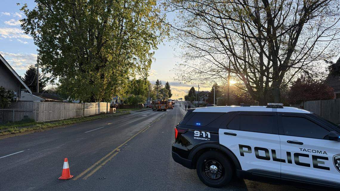 3 people seriously hurt in Saturday night Tacoma crash, police say