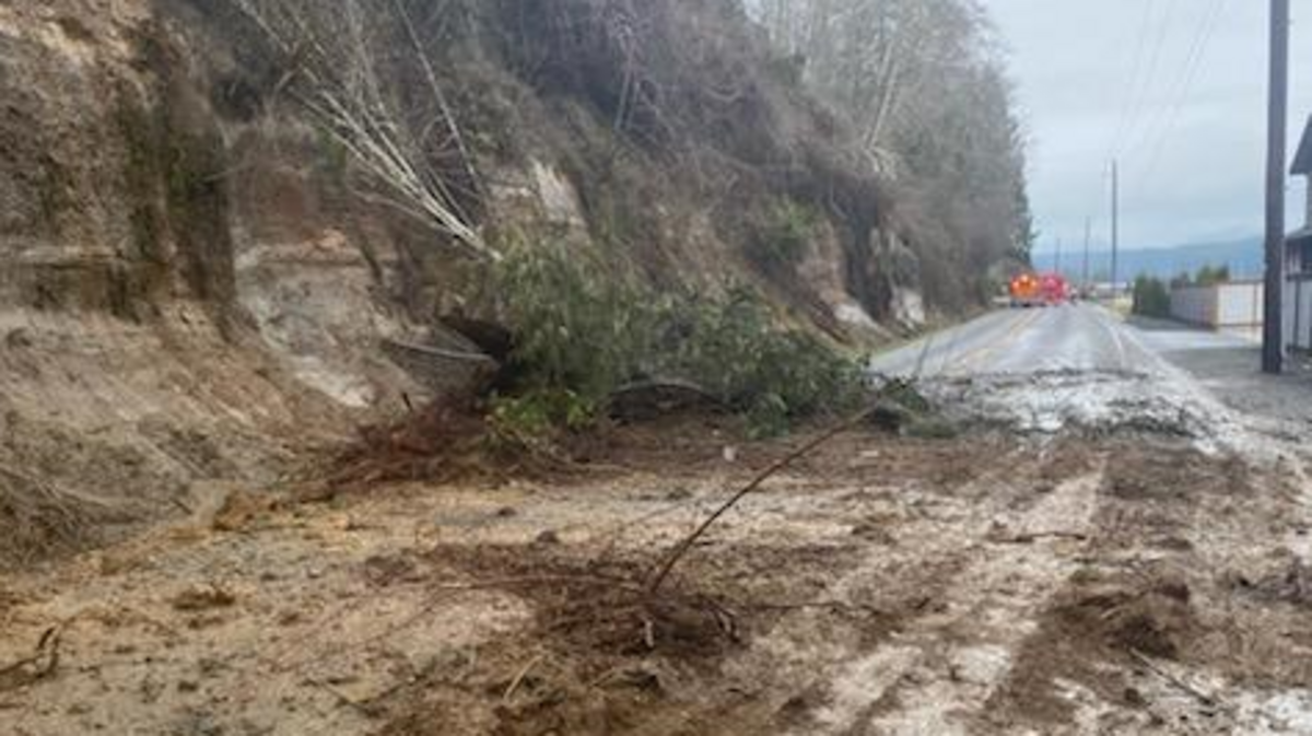 A Sunday debris slide has closed a section of state Route 106 in Mason County, the state Department of Transportation announced.