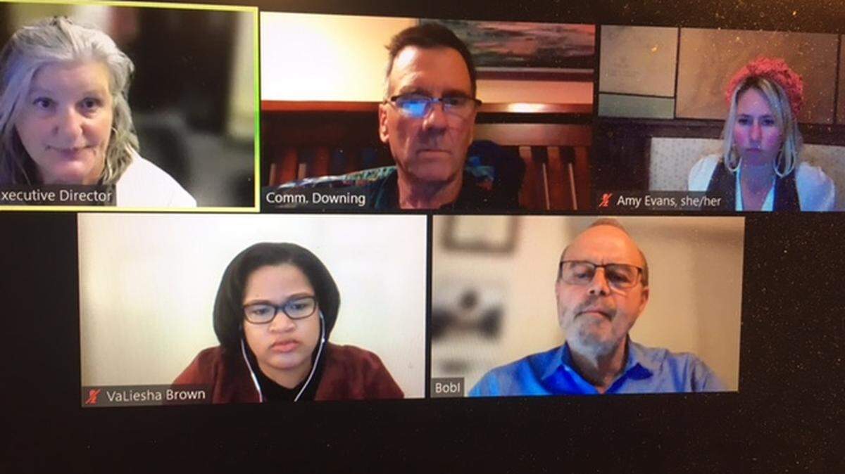The three-member Port of Olympia commission voted 2-0 on Monday to retain an outside investigator to look into conflict of interest claims against Commissioner Amy Evans.