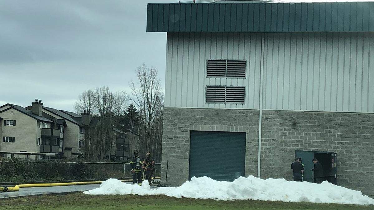 The Kent Valley Ice Centre closed Sunday after an electrical panel was damaged by fire, according to the Puget Sound Regional Fire Authority.