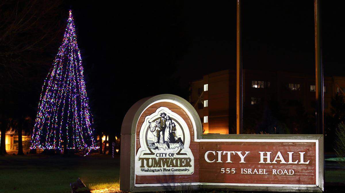 You’ve heard of drive-through burgers, drive-through coffee and even drive-through coronavirus testing, but how about a drive-through Christmas party? The City of Tumwater is having one on Friday, Dec. 18, and your family is invited. The catch: You have to make reservations in advance, and there are only 400 spots available.