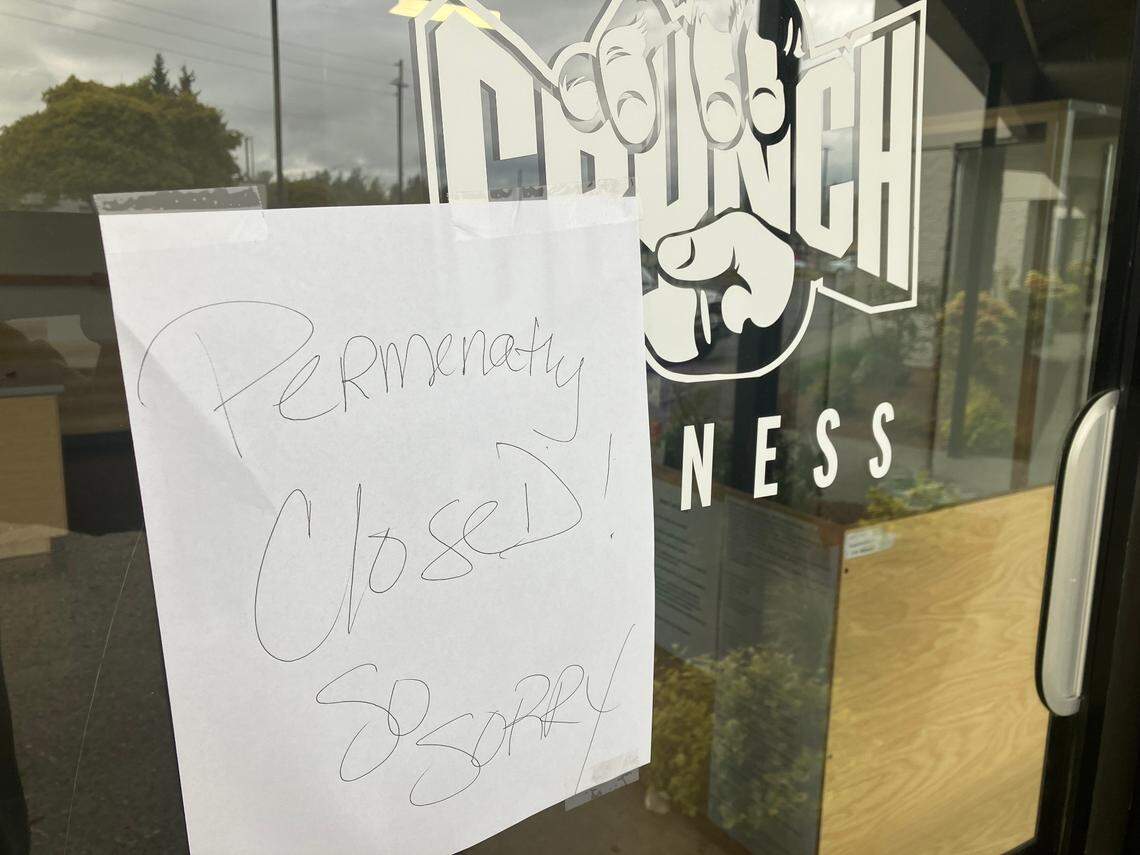 After Crunch Fitness closed, a note was attached to the door. “Permanently closed. So sorry,” the sign reads.