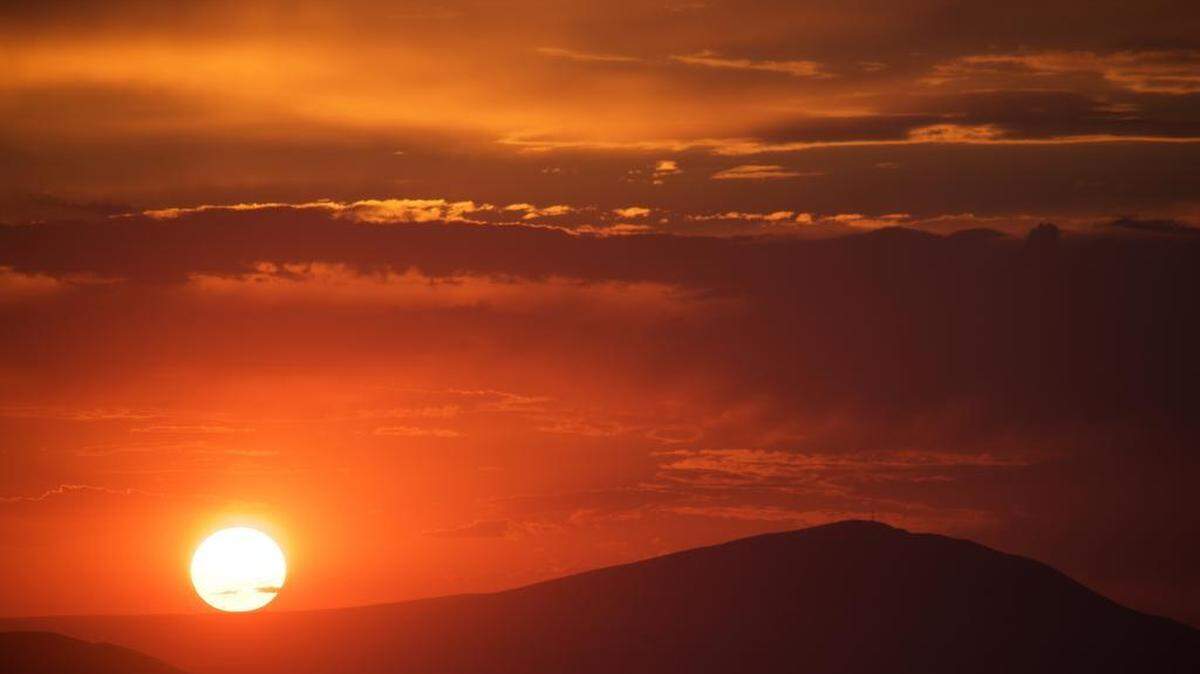 High temperatures in the Tri-Cities region this week could shatter daily heat records.