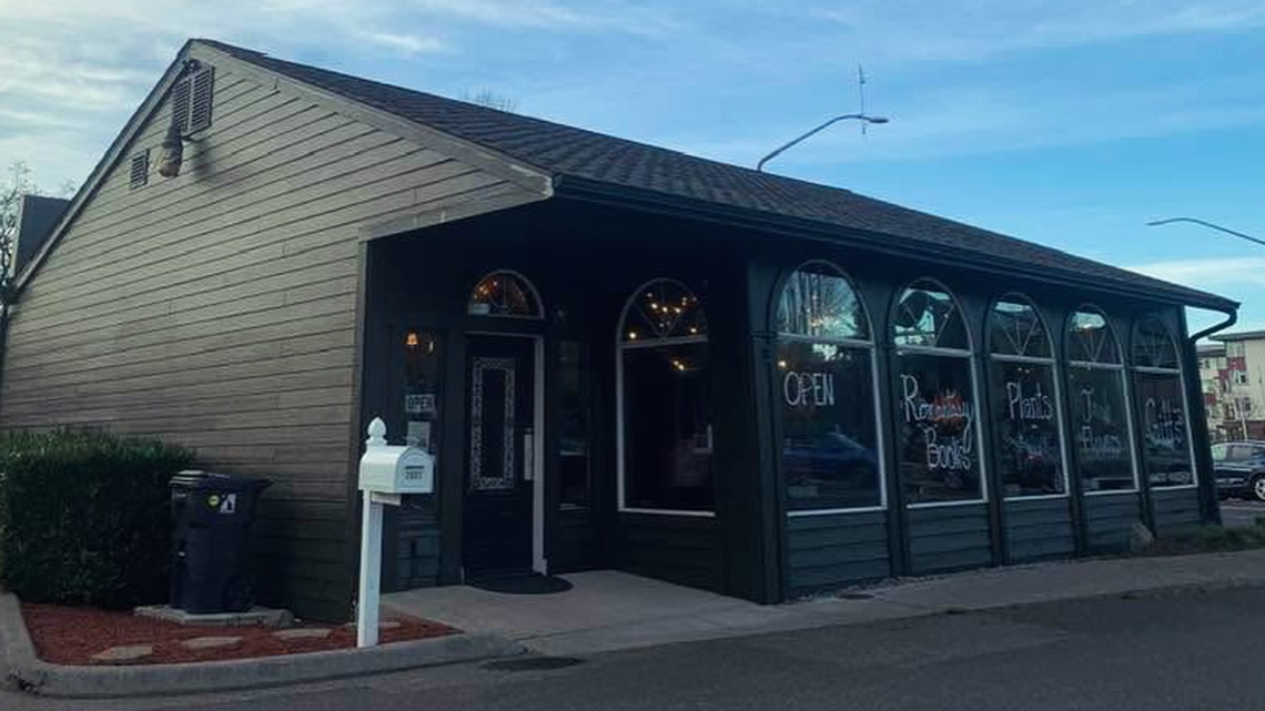 New Olympia shop sells romance novels, plants and has flower-arranging workshops