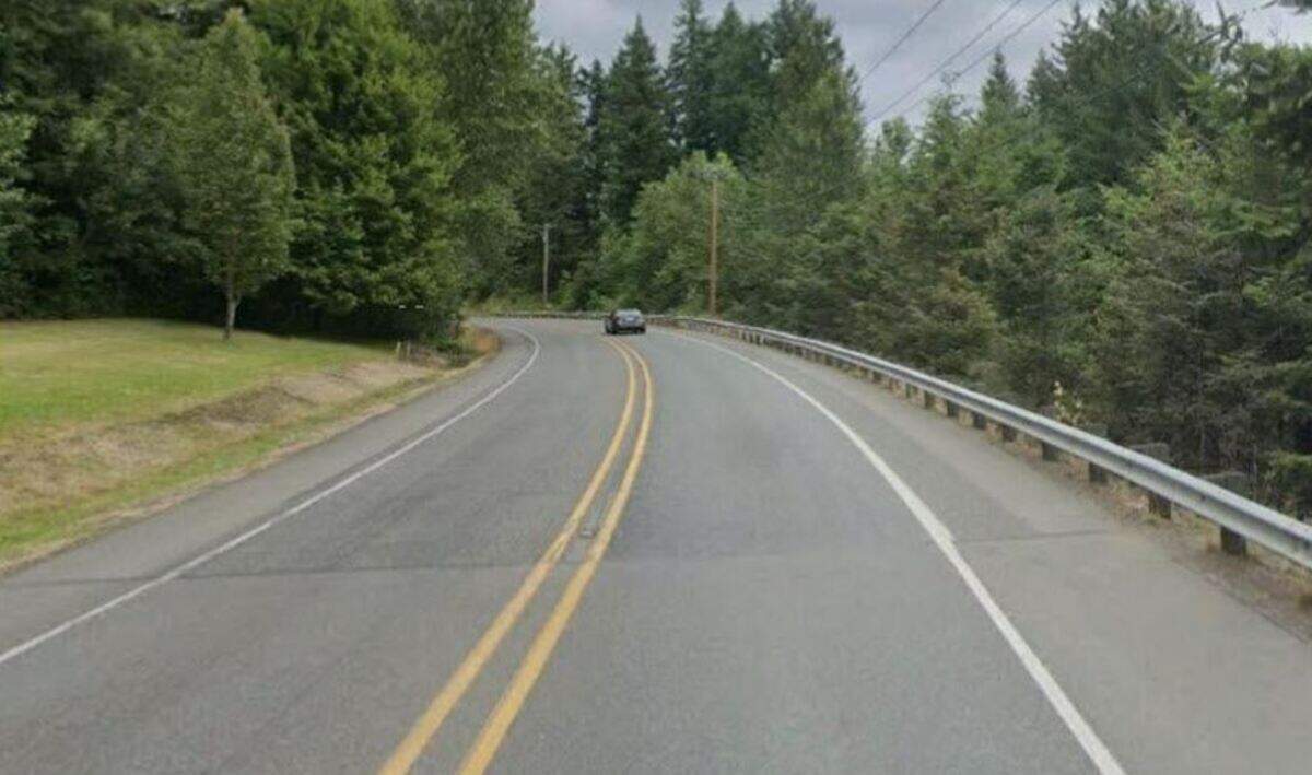 Road crews will descend on Sumner Tapps Highway East the week of Aug. 8 to add a new layer of asphalt between West Tapps Drive East and the Auburn city limits, the county announced.