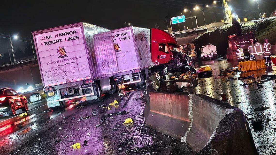 Semi-truck crash spills 100 gallons of diesel on I-5 near Thurston, Pierce line