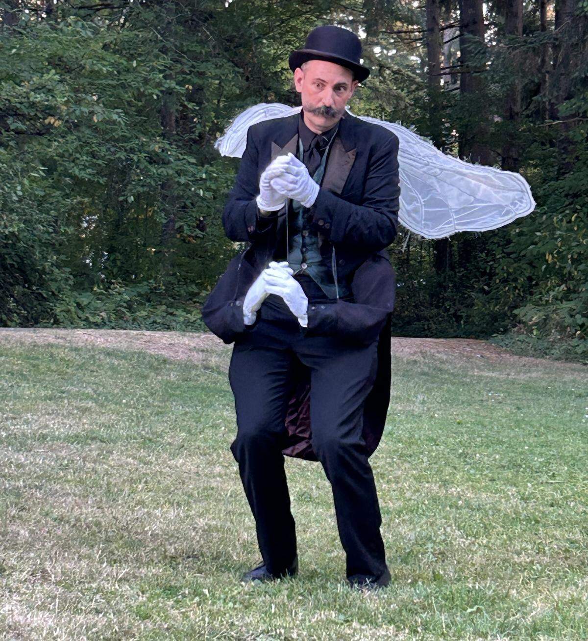 Fly on the Wall (Anthony Szabo) narrates the action in String and Shadow Puppet Theater’s “Night at the Grand Opera,” which completes its run this weekend at Decatur Woods Park on Olympia’s west side.