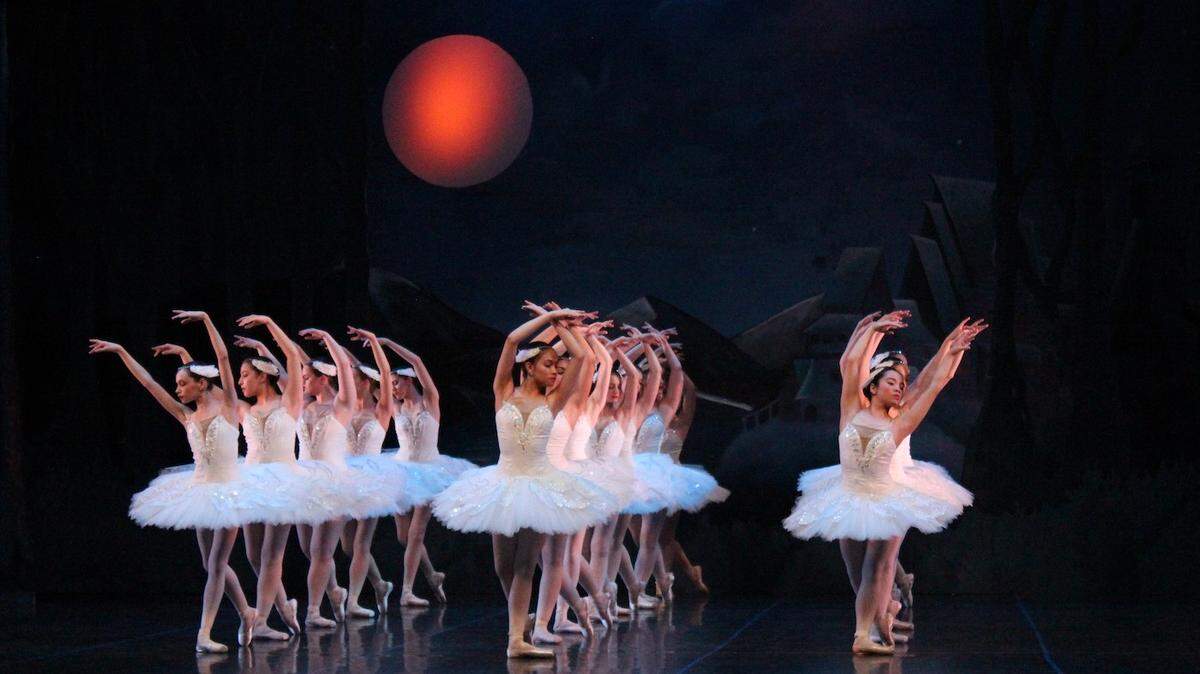 Ballet Northwest resumes its tradition of staging a full-length ballet for Mother’s Day weekend with “Swan Lake,” opening Friday, May 6.