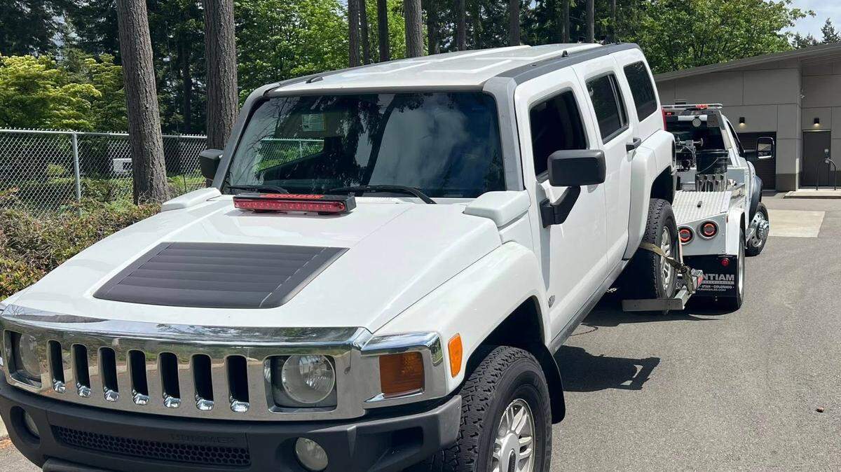 The suspect’s Hummer was ditched near Chinook Middle School, which triggered the lock out.
