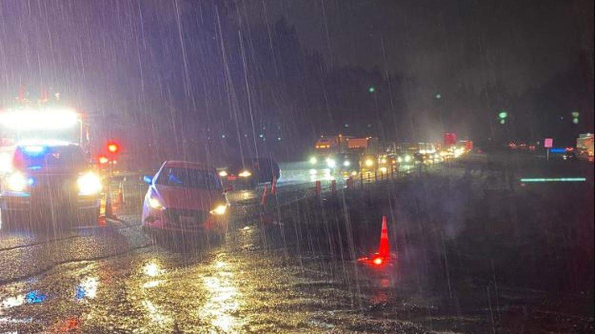 The crash, which was reported just before 6 p.m. Monday, has blocked all lanes of northbound I-5 traffic in Lacey, according to Washington State Patrol