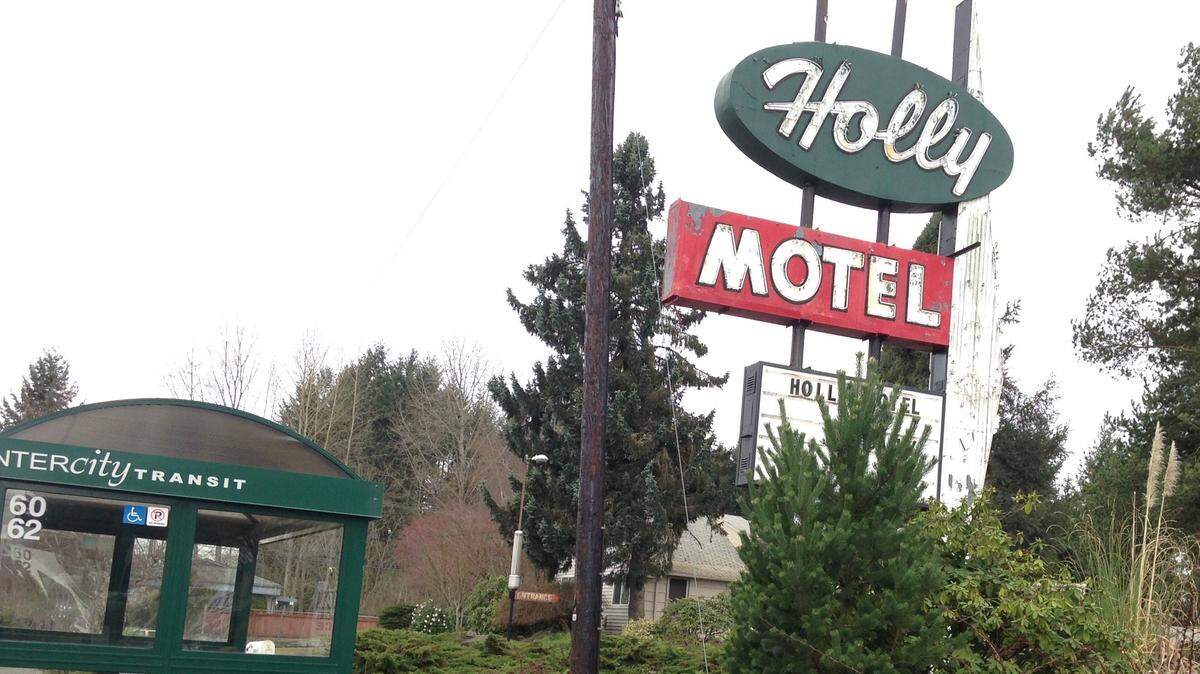 A 40-minute standoff ended peacefully Saturday night in Olympia after a suicidal man agreed to a mental health evaluation, according to Olympia police.