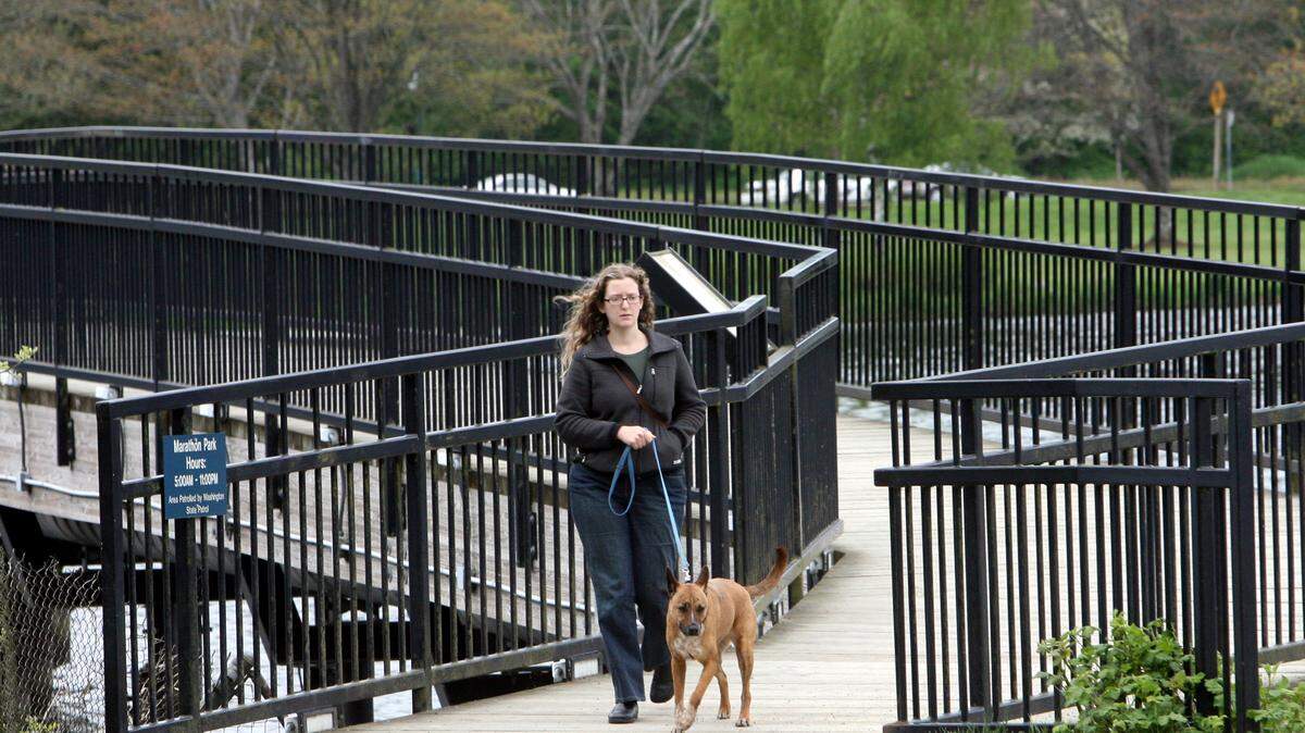 The Marathon Park pedestrian bridge, which crosses the south side of Capitol Lake, will close this week for repairs, according to the state Department of Enterprise Services.