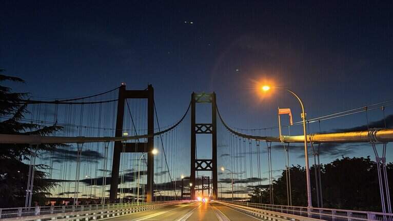 2 teens arrested for climbing to top of Tacoma bridge Saturday night, WSP says