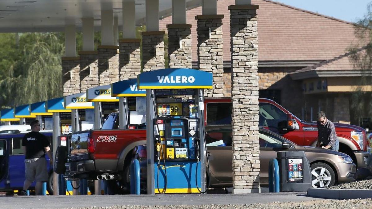 Average retail gasoline prices in Tacoma rose more than a dime per gallon in the past week.