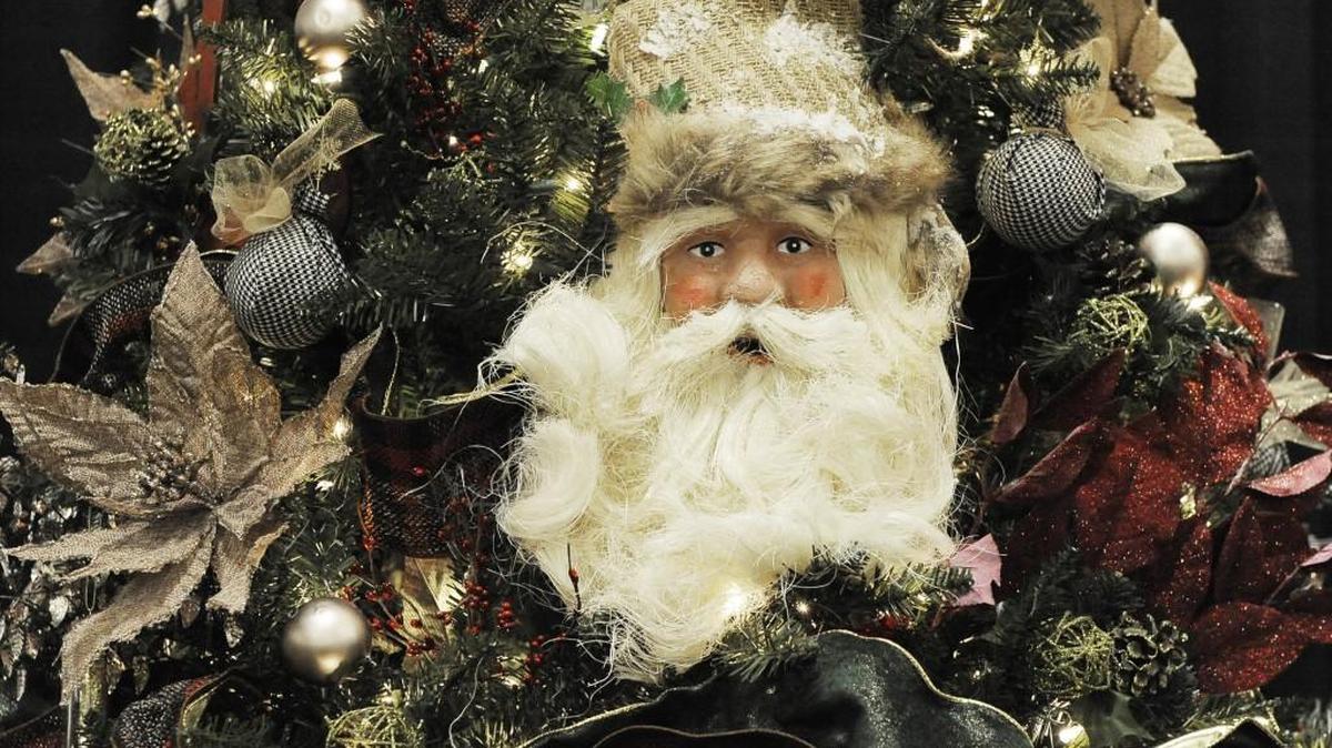 The holiday spirit lights up Sunday at the Hotel RL. The event ends Sunday.