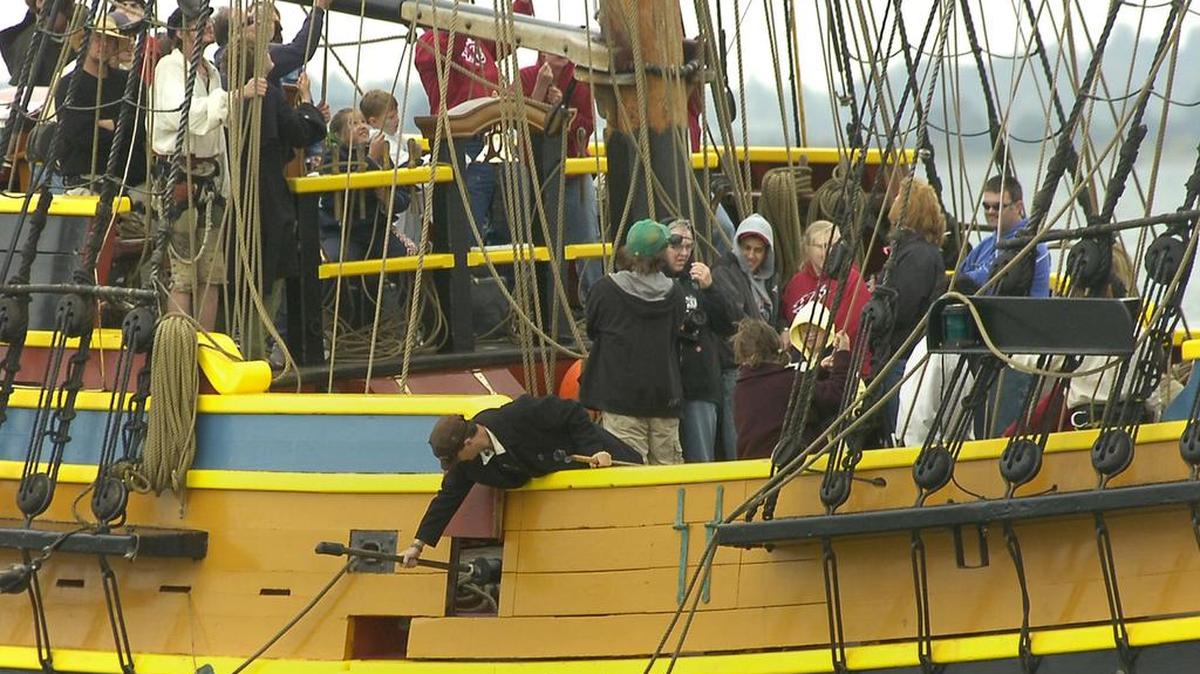 The Lady Washington’s gunners’ mate prepares for another shot at the Hawaiian Chieftain during a mock battle sail.