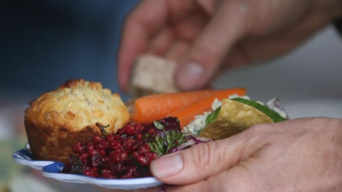 Mmmmmm a potluck. Slow Food Greater Olympia invites you to bring local food to share at its annual meeting and potluck Sunday.