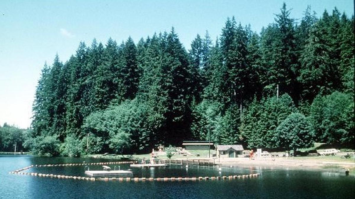 A hike around Lake Sylvia is planned for New Year’s Day.