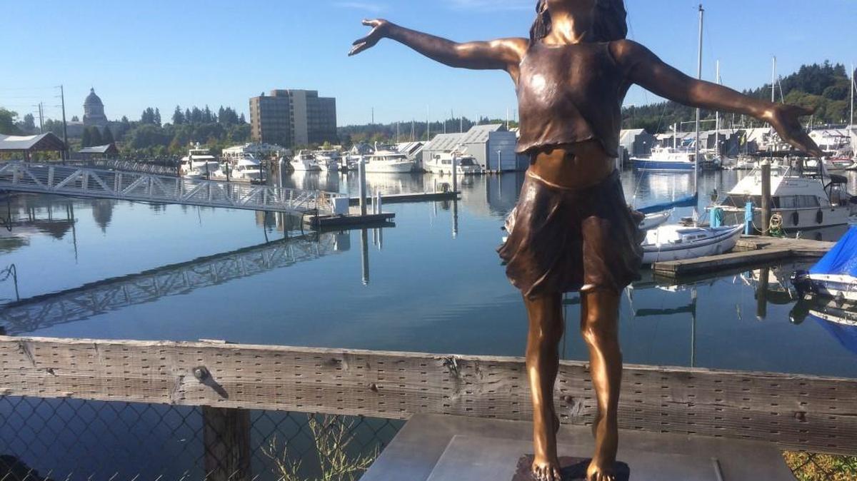 “Joie de Vivre” by David Varnau received the most votes for the 2016 Percival Plinth People’s Choice Award. The sculpture is located on the Percival Landing boardwalk and will be installed at City Hall in 2017.
