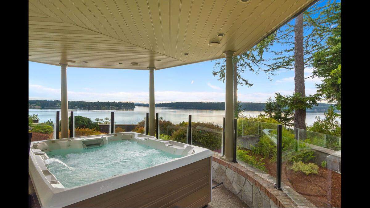 The outdoor hot tub can be used year-round.