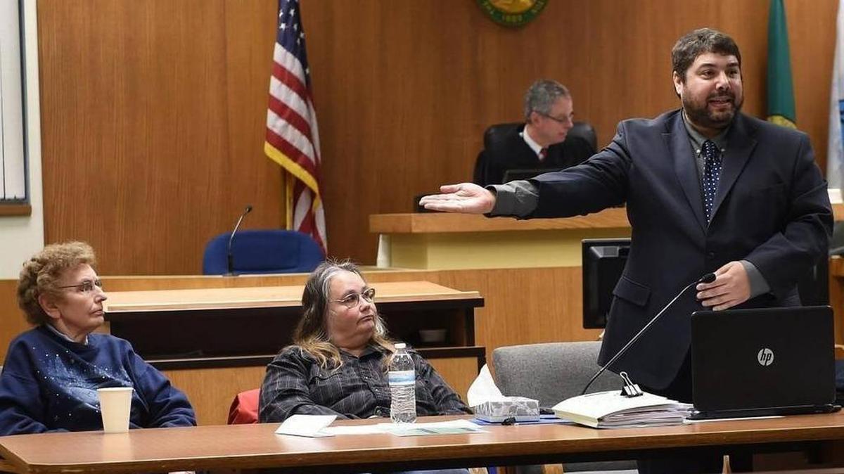 Defense attorney Justin Kover introduces his clients Carolyn and Debbie Lattin on Dec. 4th at the Thurston County Courthouse.