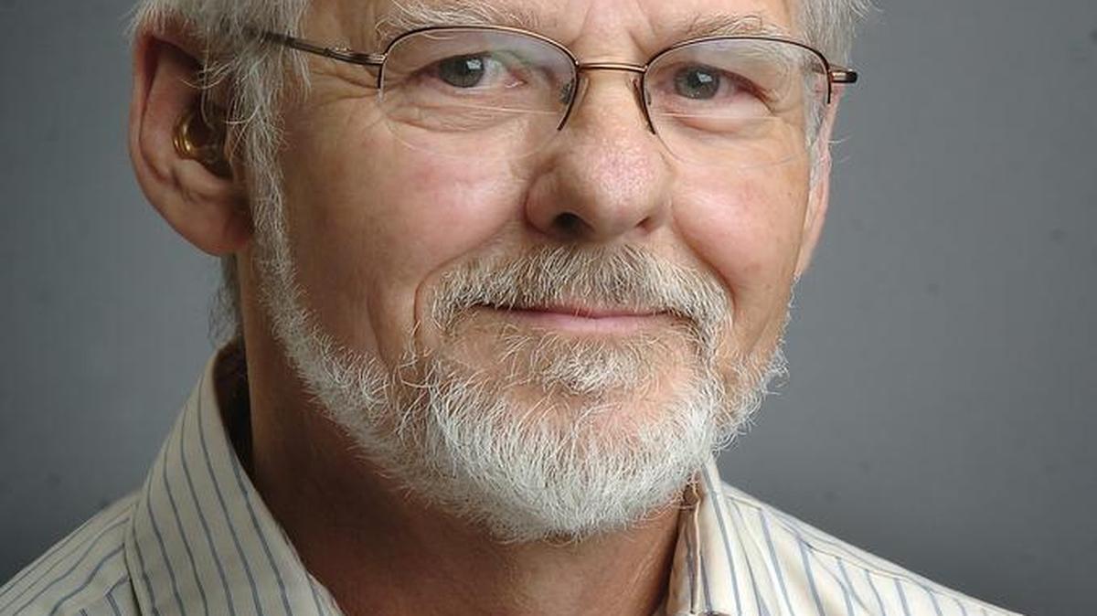 Alec Clayton will talk about his new book, “This Is Me, Debbi, David,” and autograph copies at his first reading at 7 p.m. Thursday at Browsers Bookshop.