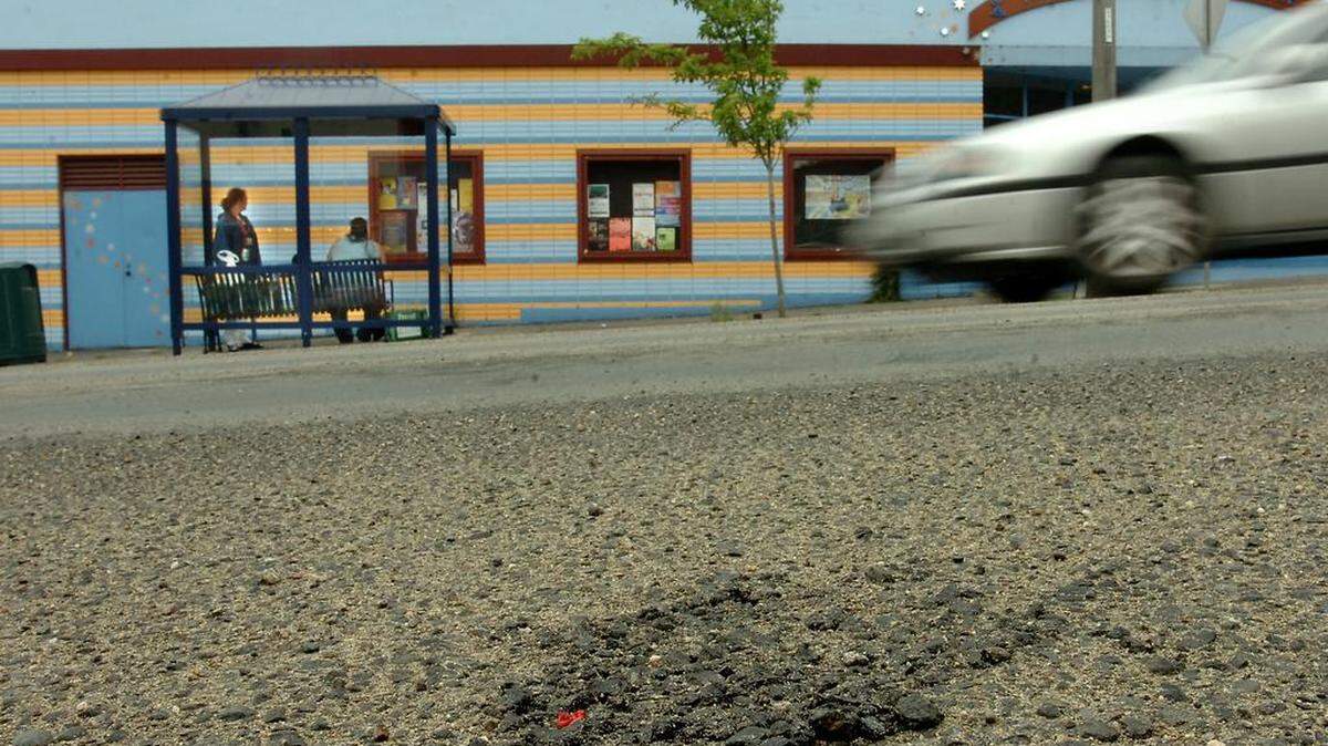 Because of the hot weather in the Tacoma area, No. I. Street between Division and Fife Streets will be closed from 7am till 6pm on July 2627,28. for resurfacing. The chip seal and gravel that was applied to the road surface melted off because of the extreme hot weather.