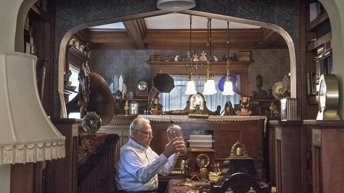 Ron Babb, of Tacoma, a former Boeing engineer, buys and repairs old clocks, player pianos and phonographs from the early 1900s. He also collects scary mechanical monkeys, pocket typewriters, and thousands of cylinder records. In the garage? A 1923 Model T