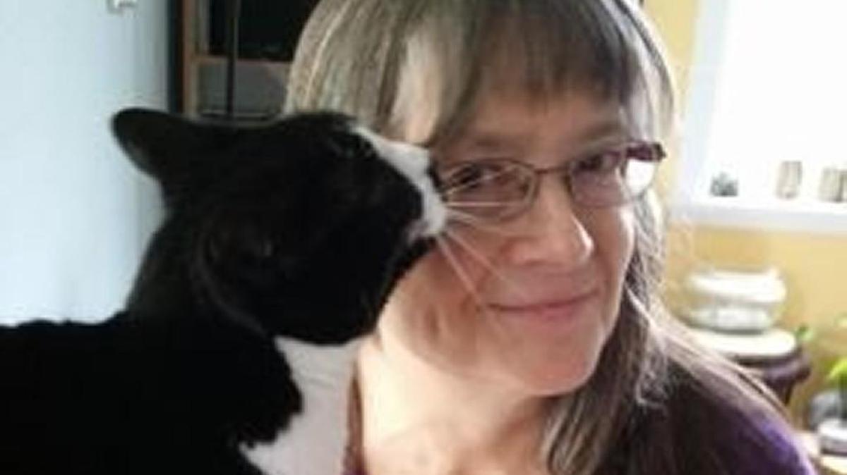 Animal communicator Lesia Alexander plans an event in Shelton.