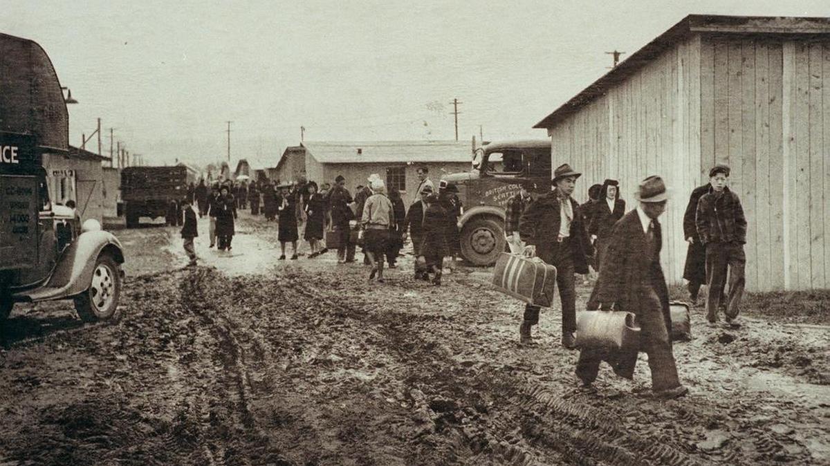 Japanese Americans interned at Camp Harmony at the Puyallup Fairgrounds. COURTESY OF TACOMA LIBRARY NORTHWEST COLLECTION
