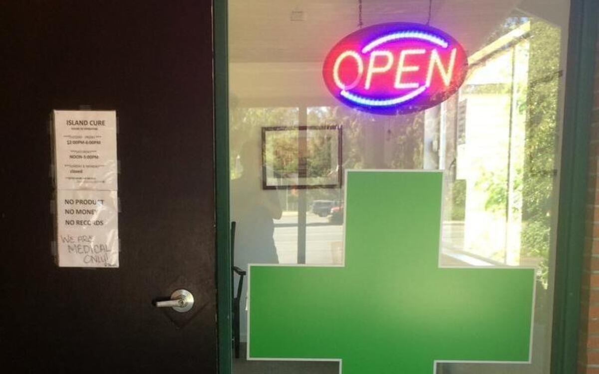 Island Cure dispensary is in operation well after the state’s July 1 deadline for medical shops to make the transition into the state’s retail marijuana system or close.
