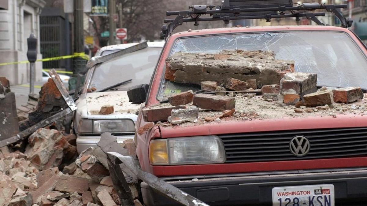 Bricks covered parked cars in Seattle's Pioneer Square district when an earthquake rocked the Pacific Northwest on Feb. 28, 2001. President Barack Obama this week included $8 million in his 2017 budget to help bring an early earthquake warning system online.