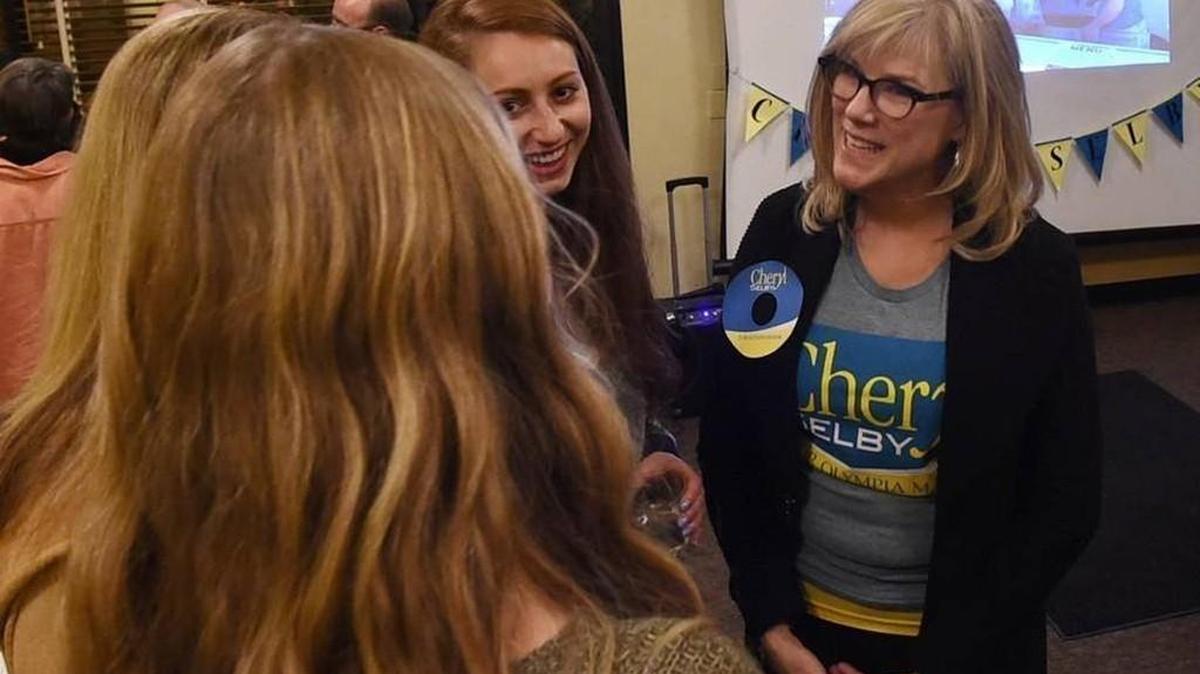 Olympia mayoral candidate Cheryl Selby speaks with high school volunteers from her campaign at Ramblin Jack’s restaurant before election results started coming in Nov. 3, 2015. Thurston County Auditor Mary Hall will have a swearing-in ceremony Dec. 29 for all of Thurston County’s newly elected and re-elected officials, including Selby and nearly 60 others.