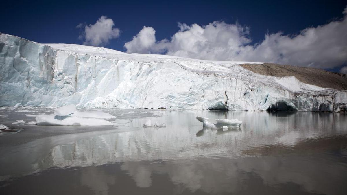 
In this June 5, 2015. photo, shows a view of the Quelccaya Ice Cap, in Peru. The Quelccaya Ice Cap is the world's largest tropical glacier. Climate change threatens the complete disappearance of the Andes' tropical glaciers within the next 20 years, putting precious water, energy and food sources at risk. 
