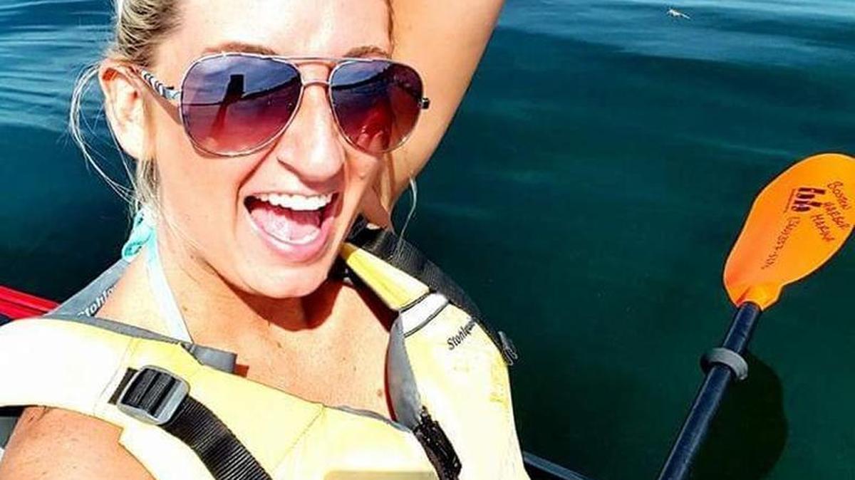 Kara Lynn Sampson paddled from Seattle to Olympia to raise awareness for epilepsy.