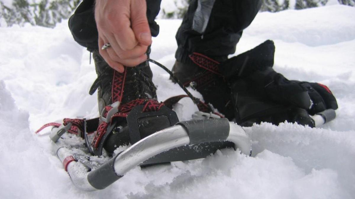 Snowshoers and and Nordic skiers share many trails in Western Washington. It’s considered good form for snowshoers to stick to the edge of trails to avoid creating hazards for skiers.