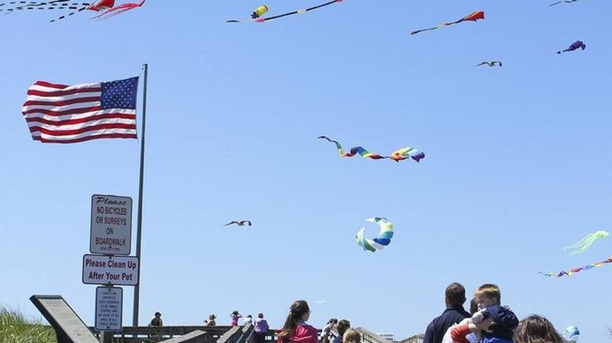 
Kites of all shapes, sizes and colors will fill the skies over the Long Beach Peninsula for the 35th annual Washington State International Kite Festival, which opens Monday.
