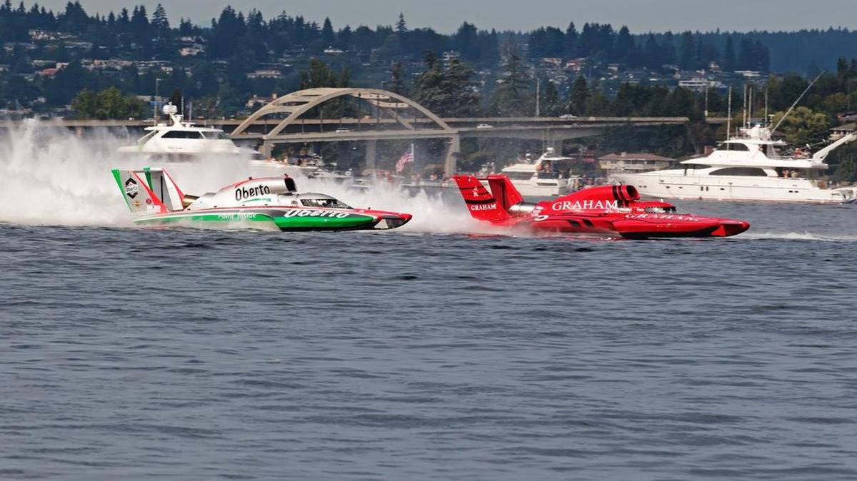 
Graham Truck Racing boat on right ... Oberto on left
