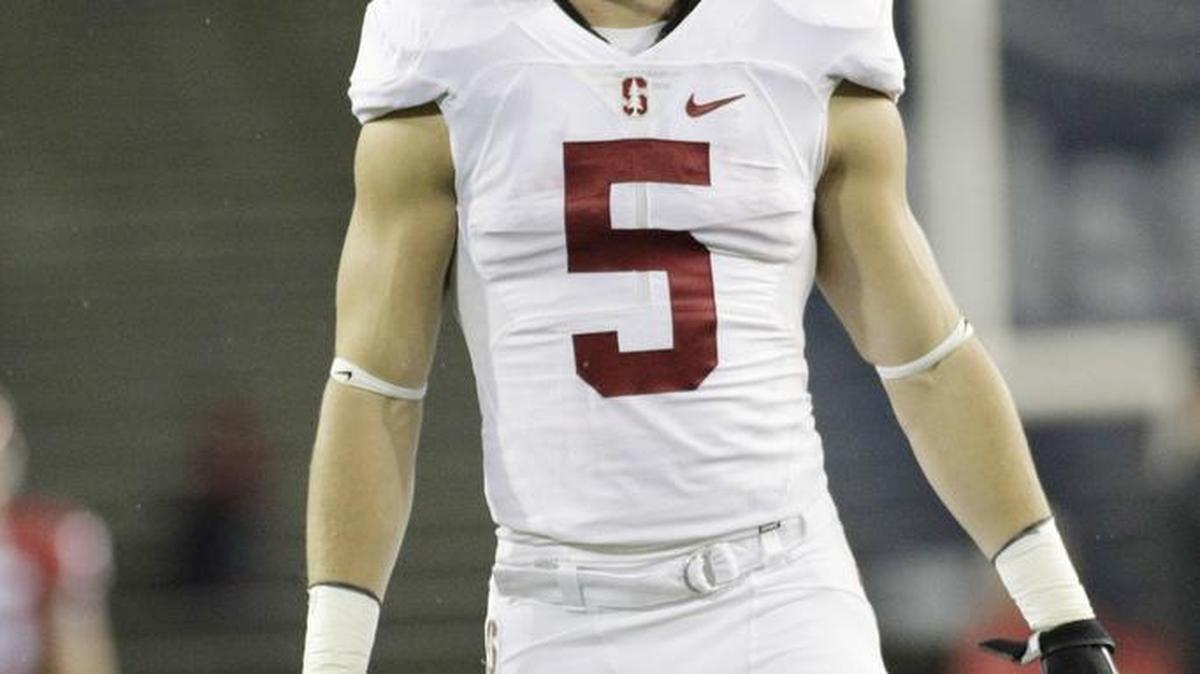 Stanford running back Christian McCaffrey (5) warms up before an NCAA college football game against Washington State, Saturday, Oct. 31, 2015, in Pullman.