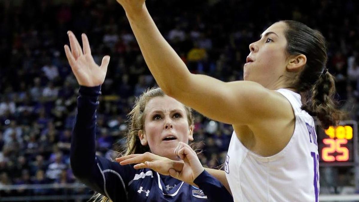 Washington’s Kelsey Plum, right, drives against Montana State’s Delany Junkermier (12) on Saturday during the first half of a first-round game in the NCAA women’s tournament in Seattle.
