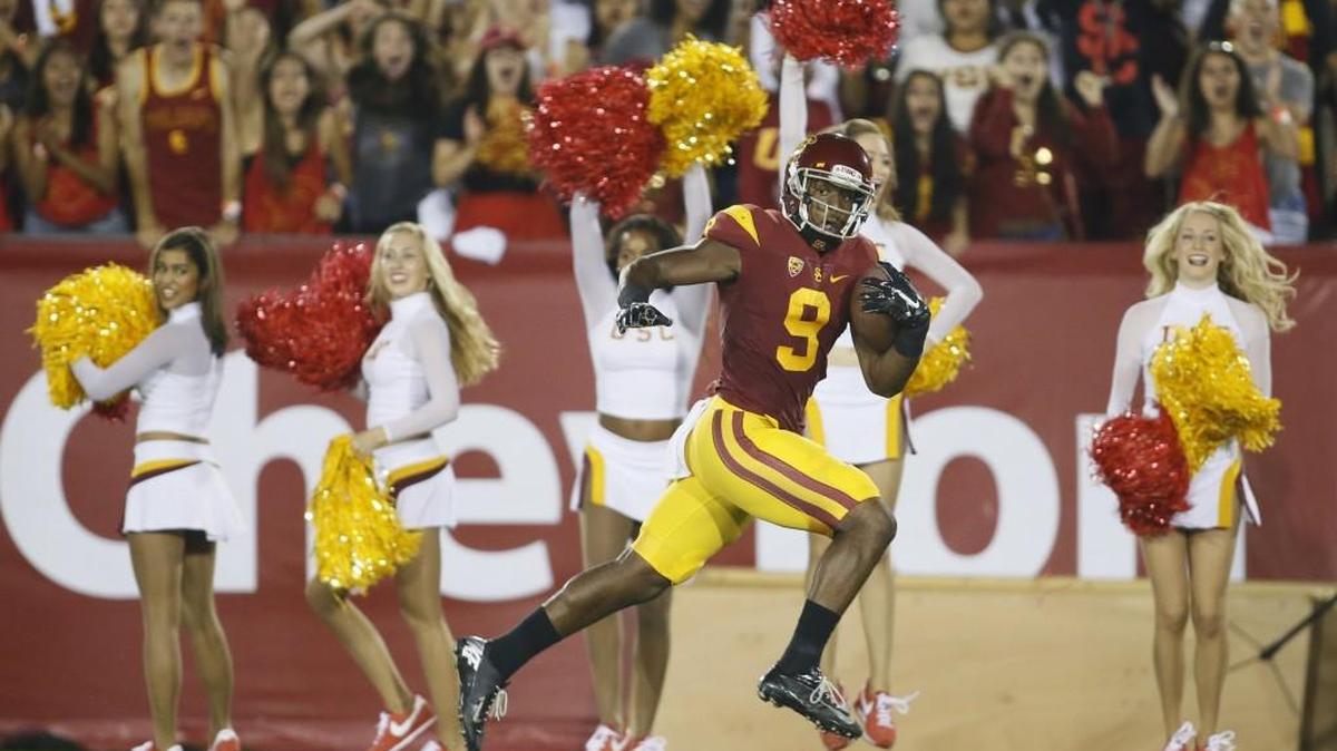 
USCwide receiver JuJu Smith-Schuster makes his way for a touchdown Sept. 5 against Arkansas State. Schuster leads the Pac-12 Conference with 537 total receiving yards and averaging 134.2 yards per game. 
