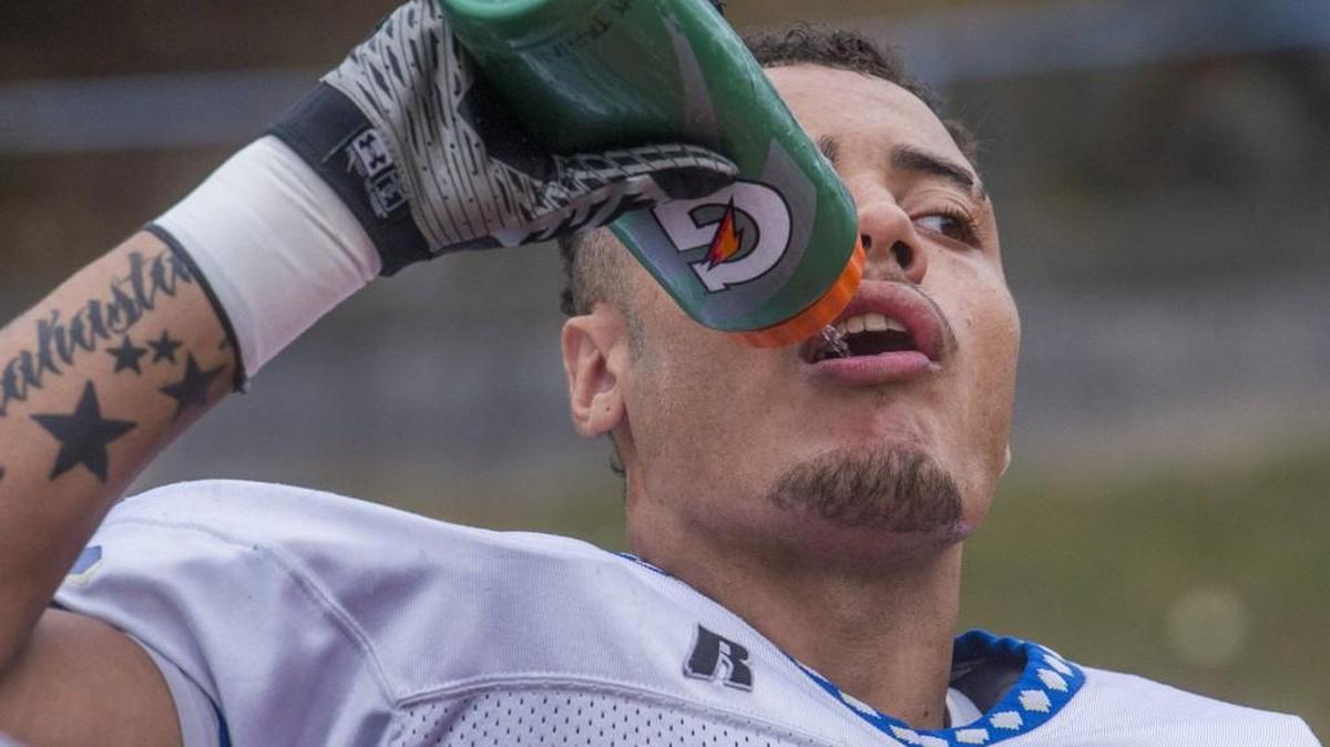Tahoma’s Amandre Williams played both quarterback and on the defensive line in high school, but the UW commit will stay at defensive end for the Huskies.