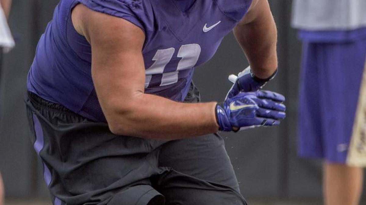 
Huskies’ third-year sophomore Elijah Qualls has stepped into the starting nose tackle position vacated by Danny Shelton. 
