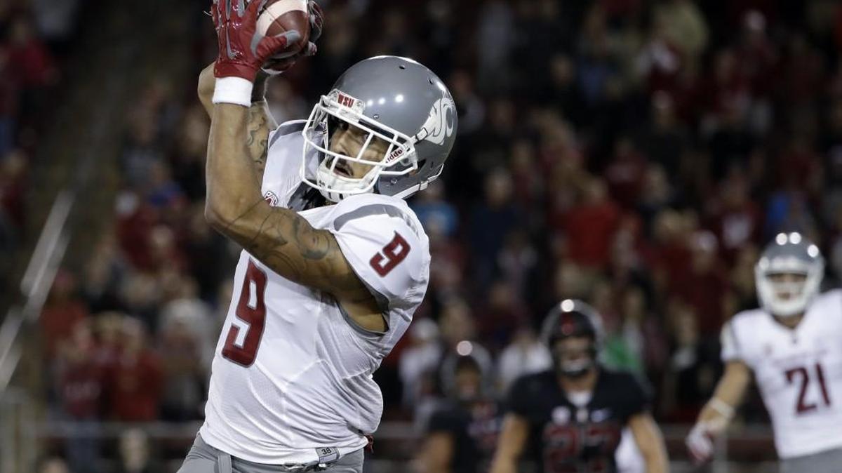 Washington State receiver Gabe Marks makes a 17-yard touchdown catch against Stanford during the Cougars’ 42-16 thrashing of the Cardinal on Saturday in Stanford, Calif.