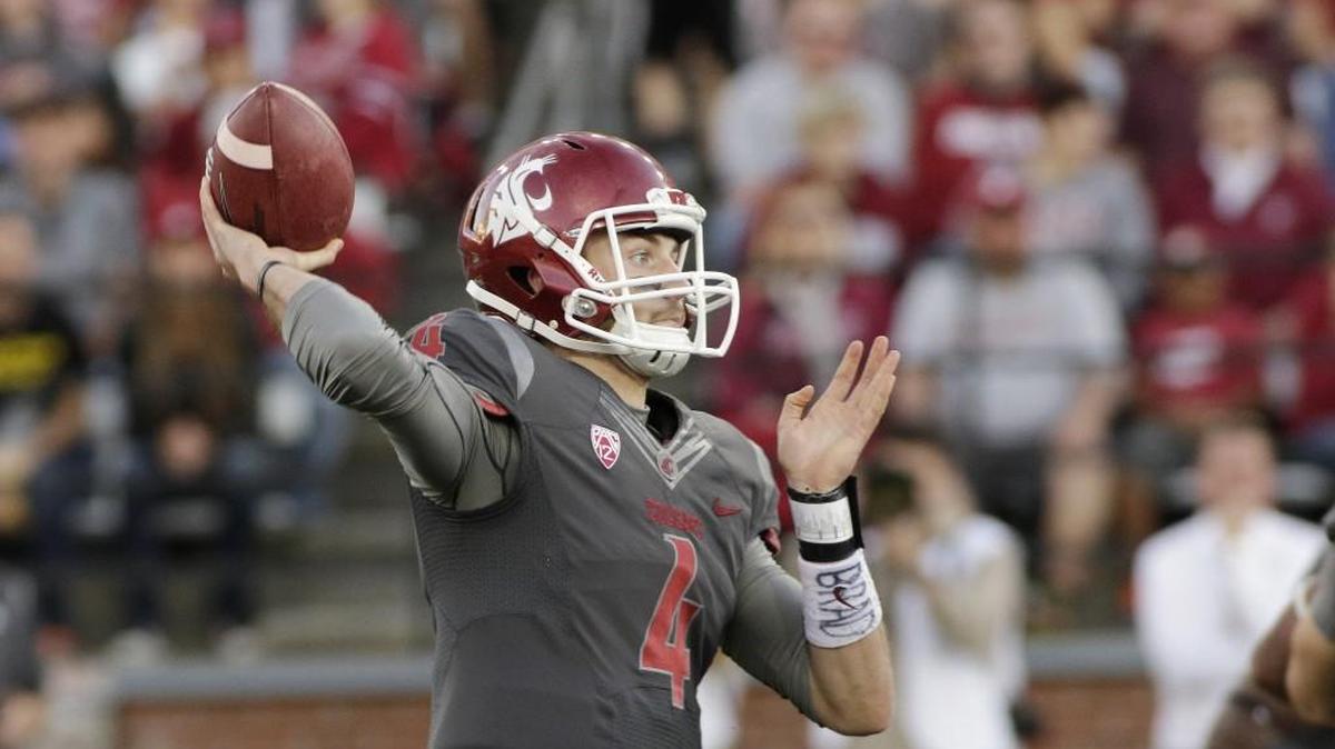 
Washington State quarterback Luke Falk leads the Pac-12 with a 356.7 passing yards per game average this season. 
