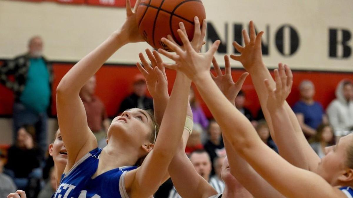 Elma’s Jalyn Sackrider grabs a rebound. Sackrider leads the team in scoring and blocked shots as a sophomore.