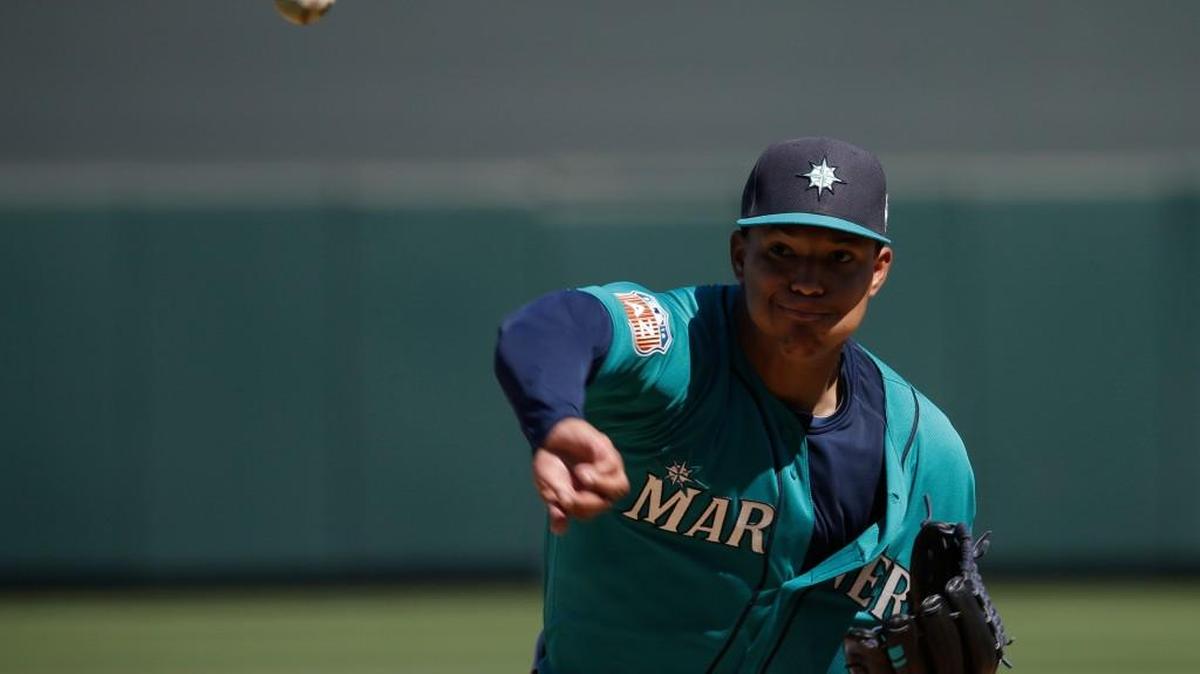 Mariners right-hander Taijuan Walker tried out his new slider on Tuesday and had mixed results.