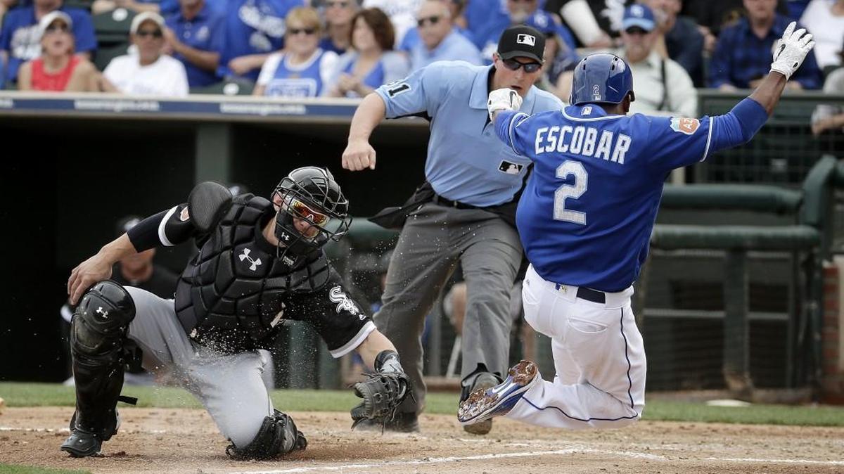 Seattle’s new backup catcher Rob Brantly, left, was acquired from the White Sox through waivers on March 12.