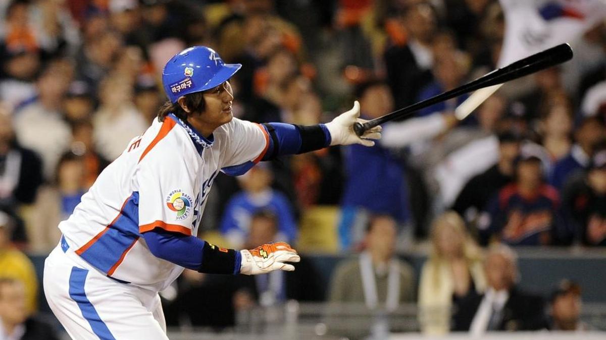 Korean first baseman Dae-Ho Lee agreed to a minor-league deal with the Mariners earlier this month because he saw it as his best opportunity to play in the big leagues.